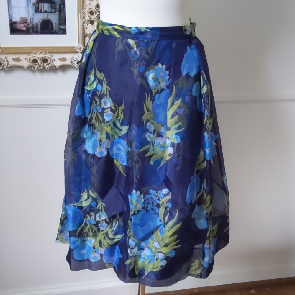 '50s inspired Boden silk skirt. EUC, size 14.
